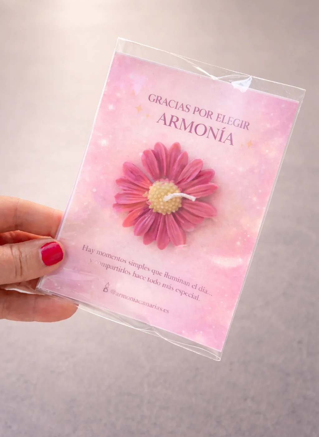 Flor con tarjeta de agradecimiento